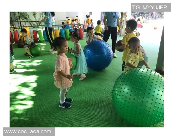 弗兰克清晨抵达基地全力备战多特周一下午将出席新闻发布会